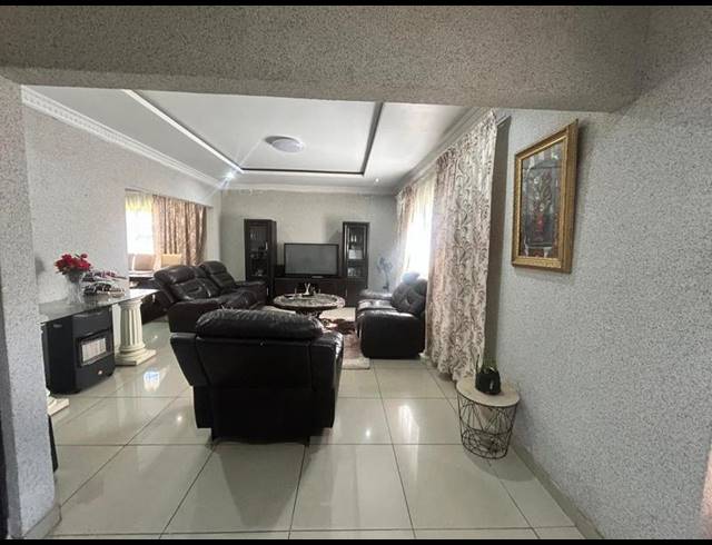 3 BEDROOM HOUSE FOR SALE IN DUNNOTTAR